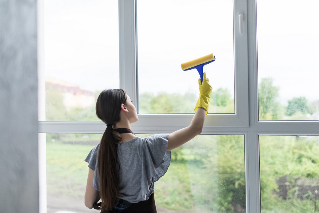 Quelles sont les deux méthodes de nettoyage des vitres ?